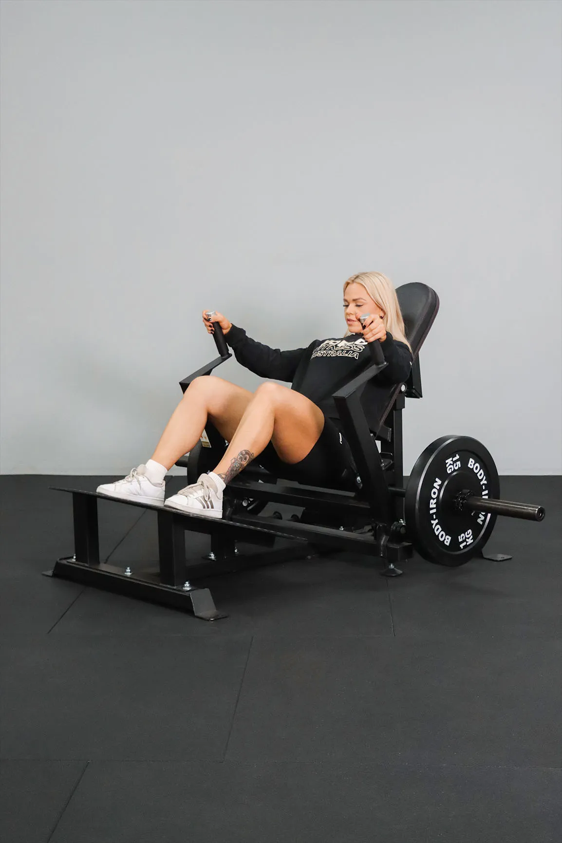 Body Iron Commercial Hip Thrust Machine
